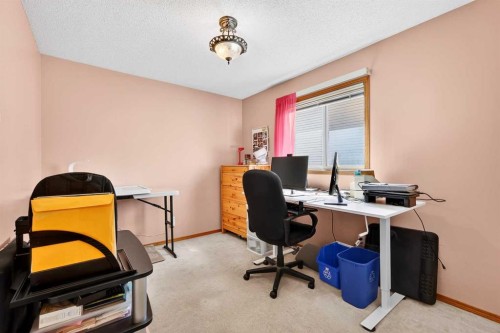 8 Somerset Gate Sw, Calgary, AB - Indoor Photo Showing Office