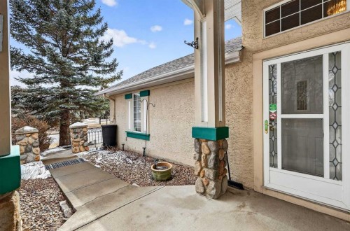 8 Somerset Gate Sw, Calgary, AB - Outdoor With Exterior