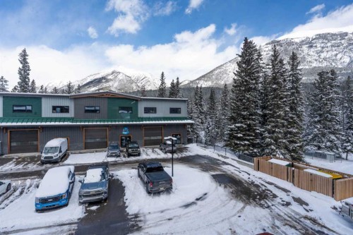 112-200 Alpine Meadows, Canmore, AB 