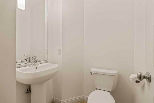 2964 Peacekeepers Way Sw, Calgary, AB - Indoor Photo Showing Bathroom