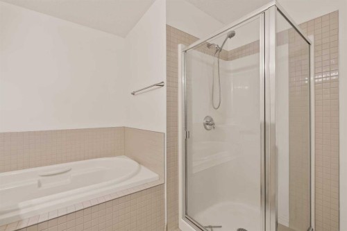 2964 Peacekeepers Way Sw, Calgary, AB - Indoor Photo Showing Bathroom