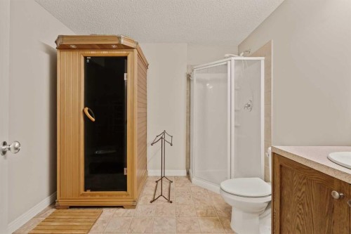 2964 Peacekeepers Way Sw, Calgary, AB - Indoor Photo Showing Bathroom