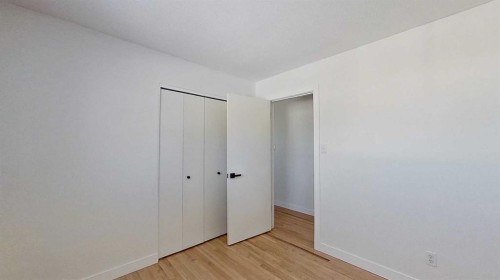 2109 17 Avenue, Didsbury, AB - Indoor Photo Showing Other Room