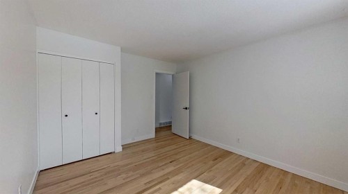 2109 17 Avenue, Didsbury, AB - Indoor Photo Showing Other Room