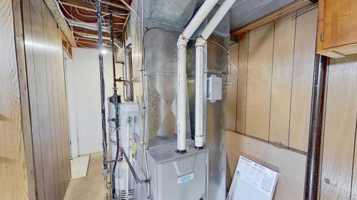 2109 17 Avenue, Didsbury, AB - Indoor Photo Showing Basement