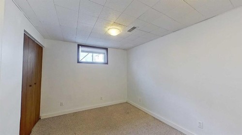 2109 17 Avenue, Didsbury, AB - Indoor Photo Showing Other Room