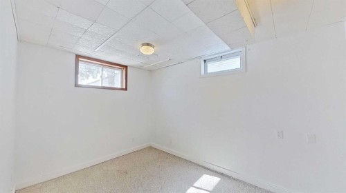 2109 17 Avenue, Didsbury, AB - Indoor Photo Showing Other Room