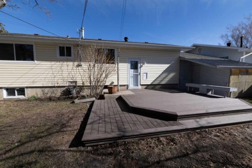 2109 17 Avenue, Didsbury, AB - Outdoor With Exterior