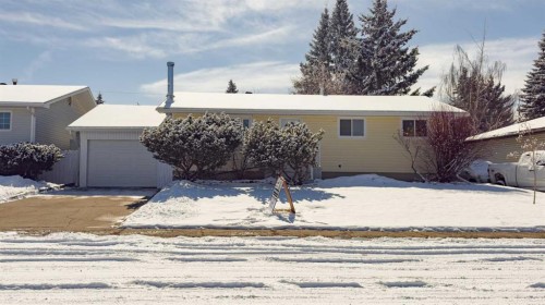 2109 17 Avenue, Didsbury, AB - Outdoor
