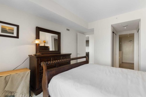 1003-1025 5 Avenue Sw, Calgary, AB - Indoor Photo Showing Bedroom