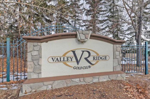 132 Valley Pointe Place Nw, Calgary, AB - Outdoor