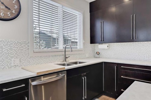 132 Valley Pointe Place Nw, Calgary, AB - Indoor Photo Showing Kitchen With Double Sink With Upgraded Kitchen
