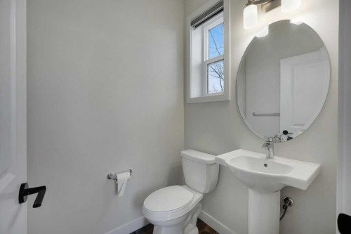 103 Highview Gate Se, Airdrie, AB - Indoor Photo Showing Bathroom