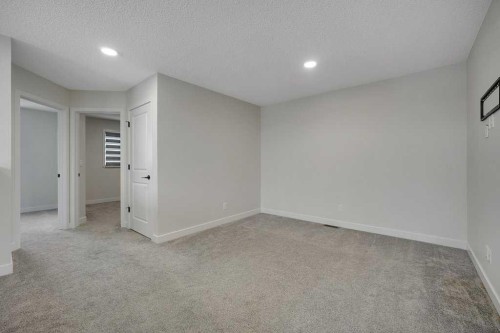 103 Highview Gate Se, Airdrie, AB - Indoor Photo Showing Other Room