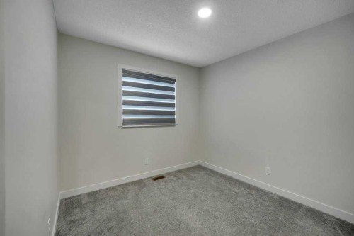 103 Highview Gate Se, Airdrie, AB - Indoor Photo Showing Other Room