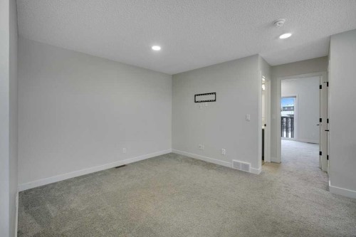 103 Highview Gate Se, Airdrie, AB - Indoor Photo Showing Other Room