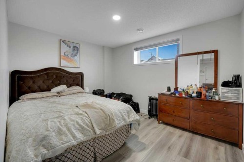 103 Highview Gate Se, Airdrie, AB - Indoor Photo Showing Bedroom