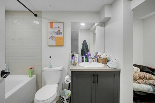 103 Highview Gate Se, Airdrie, AB - Indoor Photo Showing Bathroom