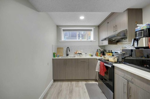 103 Highview Gate Se, Airdrie, AB - Indoor Photo Showing Kitchen