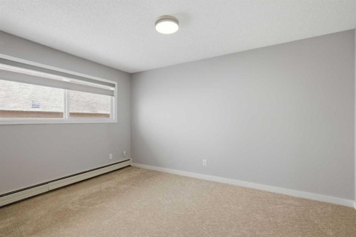 6131 Bowness Road Nw, Calgary, AB - Indoor Photo Showing Other Room