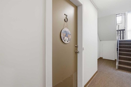 6131 Bowness Road Nw, Calgary, AB - Indoor Photo Showing Other Room