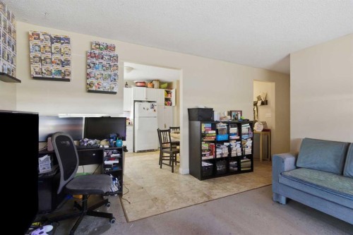 6131 Bowness Road Nw, Calgary, AB - Indoor Photo Showing Office