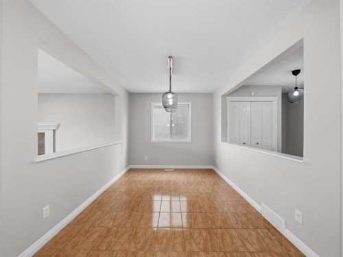 40 Everwillow Park Sw, Calgary, AB - Indoor Photo Showing Other Room