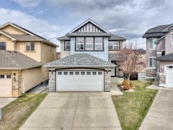 40 Everwillow Park SW Calgary, AB T2Y 5C5