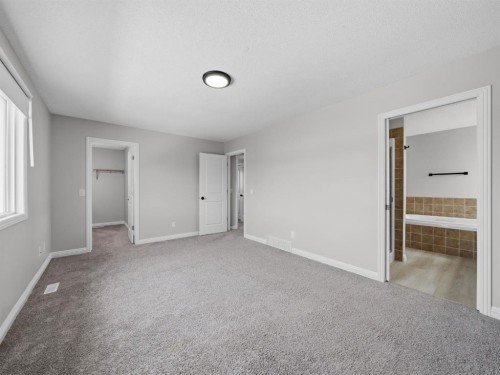 40 Everwillow Park Sw, Calgary, AB - Indoor Photo Showing Other Room