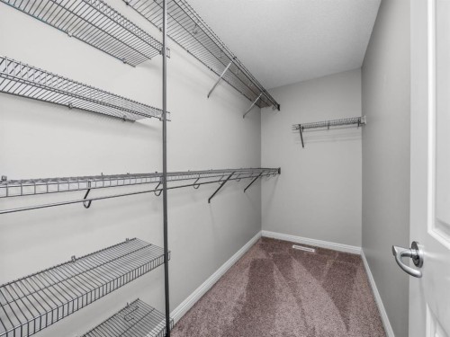40 Everwillow Park Sw, Calgary, AB - Indoor With Storage