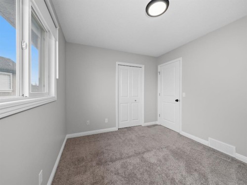 40 Everwillow Park Sw, Calgary, AB - Indoor Photo Showing Other Room