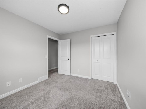 40 Everwillow Park Sw, Calgary, AB - Indoor Photo Showing Other Room