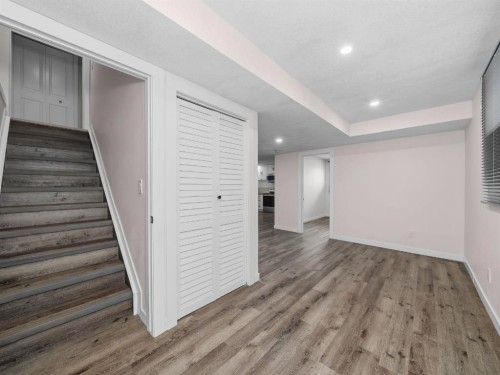 40 Everwillow Park Sw, Calgary, AB - Indoor Photo Showing Other Room