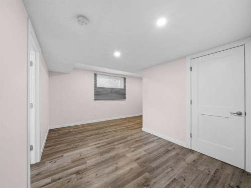 40 Everwillow Park Sw, Calgary, AB - Indoor Photo Showing Other Room