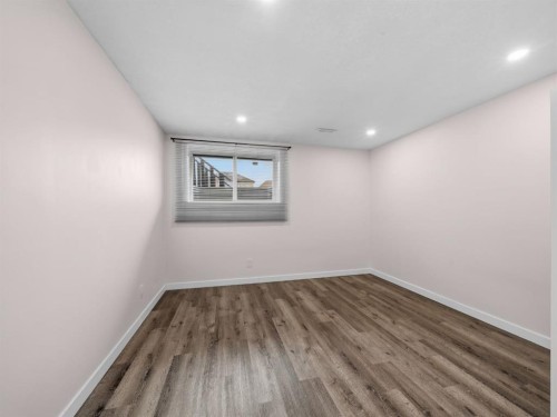 40 Everwillow Park Sw, Calgary, AB - Indoor Photo Showing Other Room