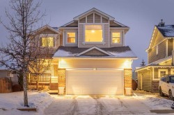 61 Thornfield Close SE Airdrie, AB T4A 2K7