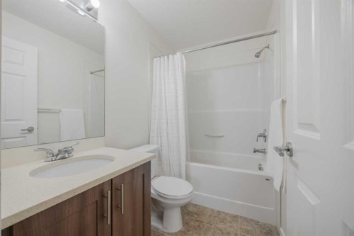 1216-215 Legacy Boulevard Se, Calgary, AB - Indoor Photo Showing Bathroom