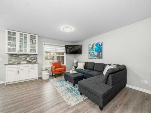 115 Canals Circle Sw, Airdrie, AB - Indoor Photo Showing Living Room