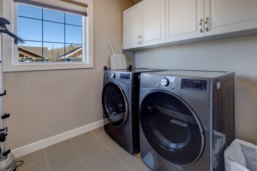 38 Cranbrook Place Se, Calgary, AB - Indoor Photo Showing Laundry Room