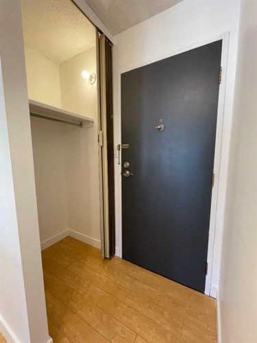 808-340 14 Avenue Sw, Calgary, AB - Indoor Photo Showing Other Room