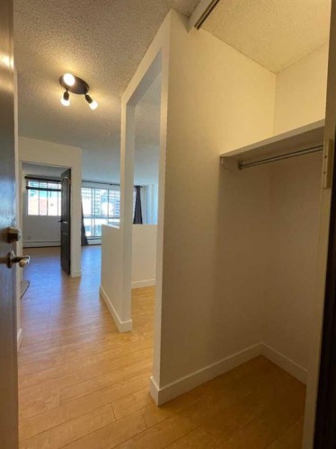 808-340 14 Avenue Sw, Calgary, AB - Indoor Photo Showing Other Room
