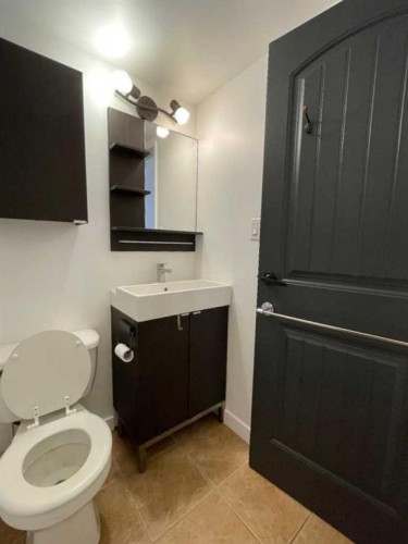 808-340 14 Avenue Sw, Calgary, AB - Indoor Photo Showing Bathroom