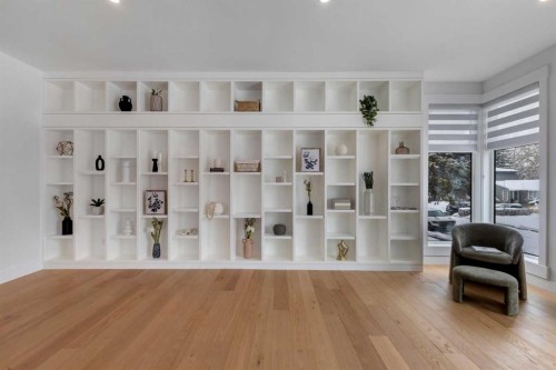 30 Roselawn Crescent Nw, Calgary, AB - Indoor