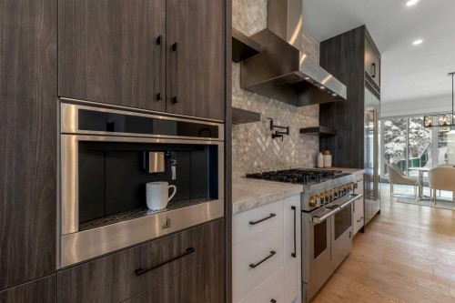 30 Roselawn Crescent Nw, Calgary, AB - Indoor Photo Showing Kitchen With Upgraded Kitchen