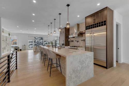 30 Roselawn Crescent Nw, Calgary, AB - Indoor Photo Showing Kitchen With Upgraded Kitchen
