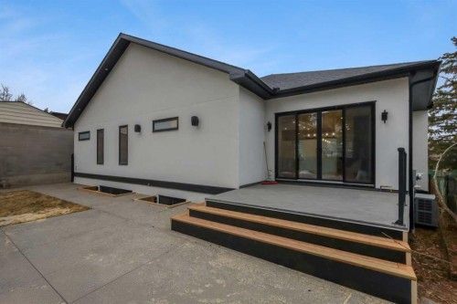 30 Roselawn Crescent Nw, Calgary, AB - Outdoor With Exterior