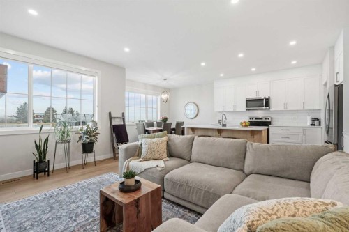 60 Ranchers View, Okotoks, AB - Indoor Photo Showing Living Room