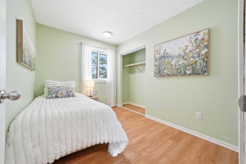 941 Macleod Trail Sw, High River, AB - Indoor Photo Showing Bedroom