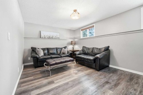 941 Macleod Trail Sw, High River, AB - Indoor Photo Showing Living Room