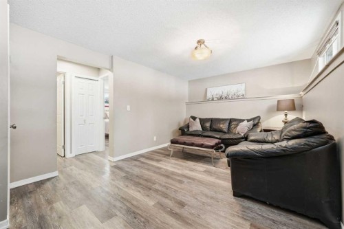 941 Macleod Trail Sw, High River, AB - Indoor Photo Showing Living Room